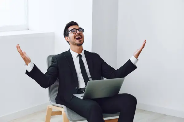 Éxito Hombre Persona Tecnología Escritorio Adulto Feliz Retrato Lugar Trabajo —  Fotos de Stock