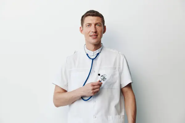 Mann Erwachsene Stethoskop Arzt Arzt Person Pflege Arzt Klinik Hintergrund — Stockfoto