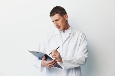 Beyaz, profesyonel, başarılı iş adamları ofis işadamı genç, olgun iş adamları portre yakışıklı, beyaz, kendine güvenen arka plan yöneticisi yetişkin