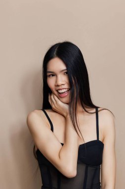 Uzun, kozmetik, güzel, güzel bir yüz portresi güzel, Koreli model, bej, saç, çekici, Asyalı, kadınsı, zarif, siyah kuaför makyajı.