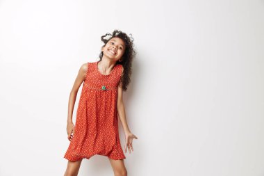 Özgürlük doğası. Yeşil kadınlar. Güzel kadın. Arka plan.