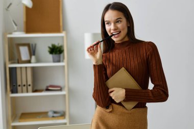 Öğrenci ofis ödevi bilişsel not defteri e-öğrenim sınav eğitimi daire kitabı hazırlık liseli kız online çocukluk üniversitesi kız masası