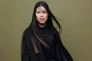 Kadın saçı siyah Japon mankeni sevimli model saç uzun portre cazibeli Koreli çekici kadın güzellik salonu güzel Asyalı saçlar zarif