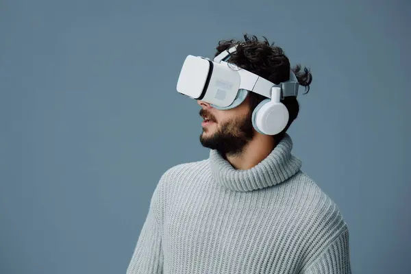 Uomo Moderno Dispositivo Digitale Intrattenimento Giovani Occhiali Tecnologici Indossabile Cyber — Foto Stock