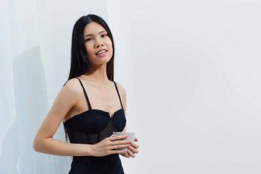 Kadın saçı Asyalı cazibeli kuaför kuaförü güzel Koreli saç güzel sevimli zarif uzun beyaz kadınsılık kozmetik yüz siyah portre modeli