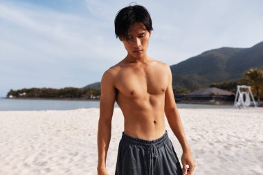 Görüntü için tek bir başlık olarak, verilen anahtar kelimelere dayanarak ve sadece 15 kelime kullanarak, 