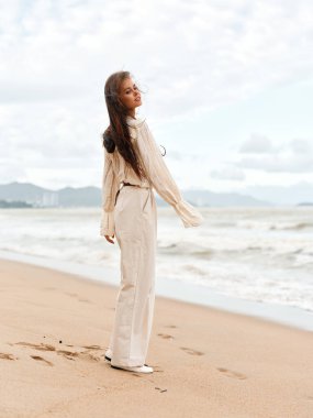 Plaj Güzeli: Serene Summer Exscape of a Young Woman in Tropical Paradise.