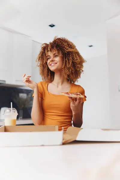 Attractive Woman Curly Hair Enjoying Slice Pizza Her Hand While — Stock Photo, Image