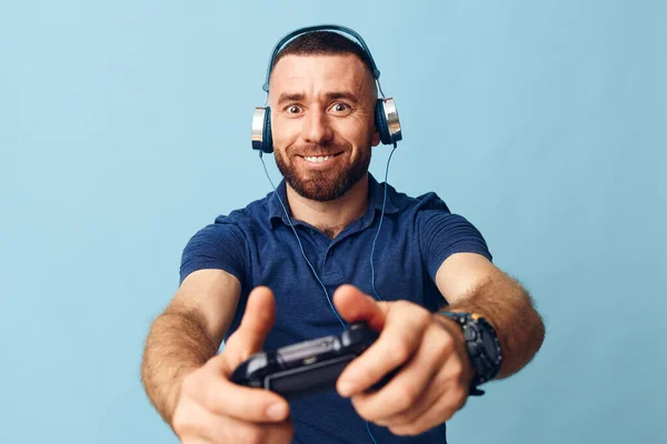 Technologie Mann Kerl Unterhaltung Konsole Spiel Hintergrundsteuerung Jung Halten Porträt — Stockfoto