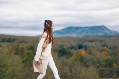 Dağ Melodileri: Doğaya Neşeli Yolculuk Ritmi