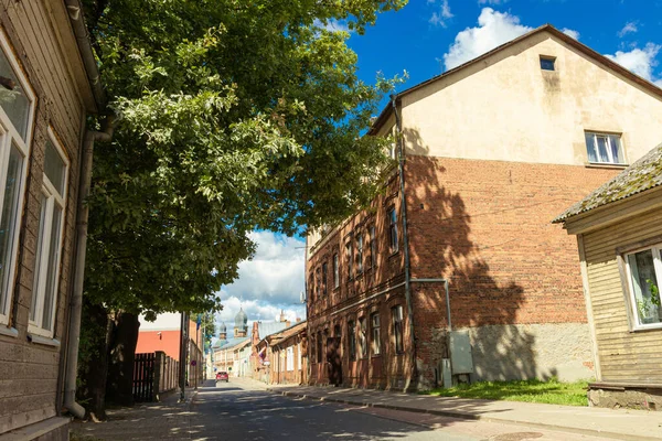 Jekabpils Old Town Street Lotyšsku Dálce Dómy Mužského Kláštera — Stock fotografie