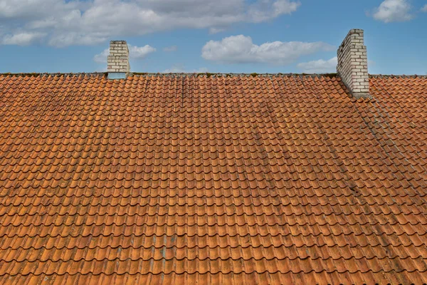 Дом Старой Черепичной Крышей — стоковое фото