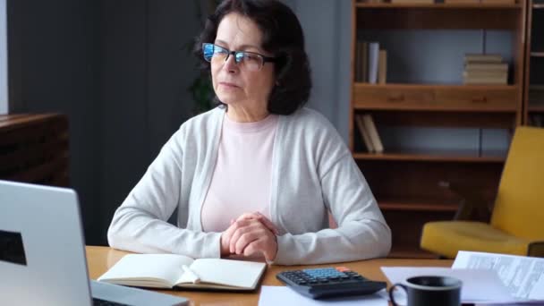 Middle Aged Senior Woman Sit Laptop Paper Document Pensive Older — Videoclip de stoc