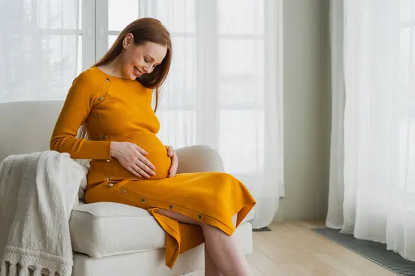 Embarazo Maternidad Personas Esperan Futuro Mujer Embarazada Con Vientre Grande Fotos de stock