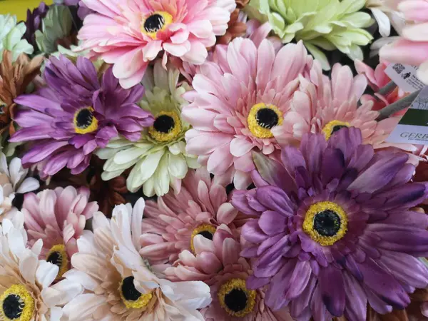 Sztuczne Kwiaty Ozdoby — Zdjęcie stockowe