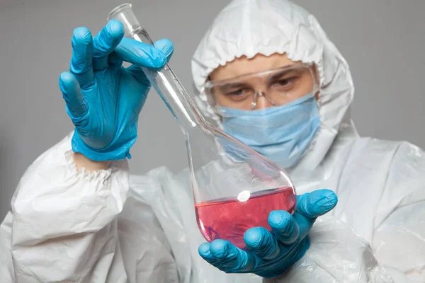 Virologist Examines Monkeypox Fever Doctor Flask Study Analyzes Infected Concept — Stock Photo, Image