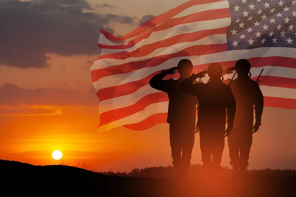 Usa Army Soldiers Saluting Background Sunset Sunrise Usa Flag Greeting — Photo