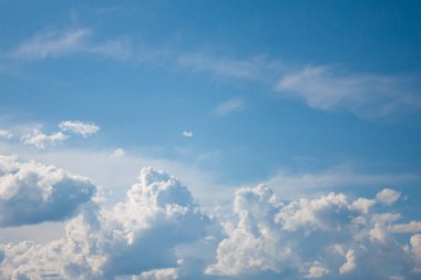 Gökyüzü ışığı. Doğal gökyüzü bileşimi. Tasarım elementi. Arkaplan.