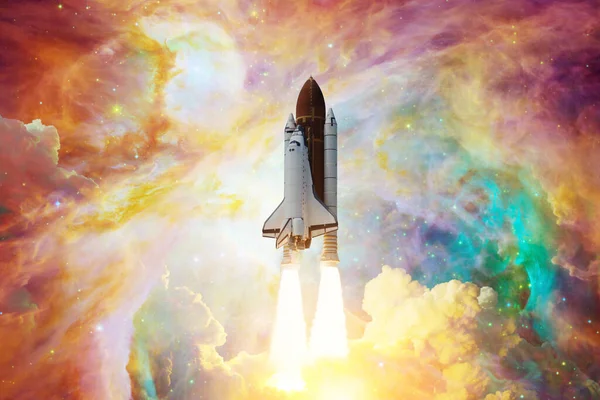 Spaceship Flight Space Shuttle Smoke Blast Takes Starry Sky Clouds — 스톡 사진