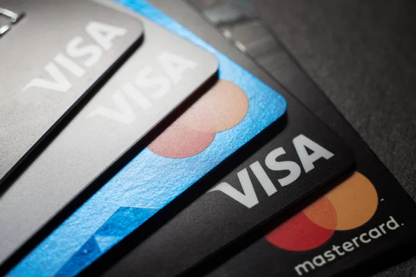 Close Visa Credit Cards Mastercard Credit Cards Placed Dark Background — Stock Photo, Image