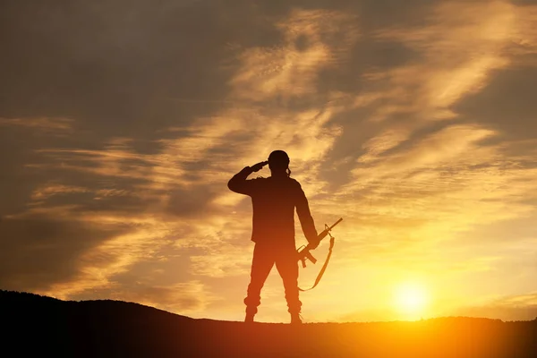 Silhouette Soldier Standing Backdrop Sunset Greeting Card Veterans Day Memorial — Stockfoto