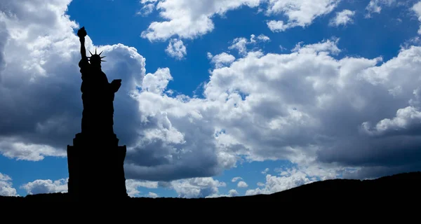 Silhouettes Statue Liberté Sur Fond Ciel Bleu Carte Voeux Pour — Photo