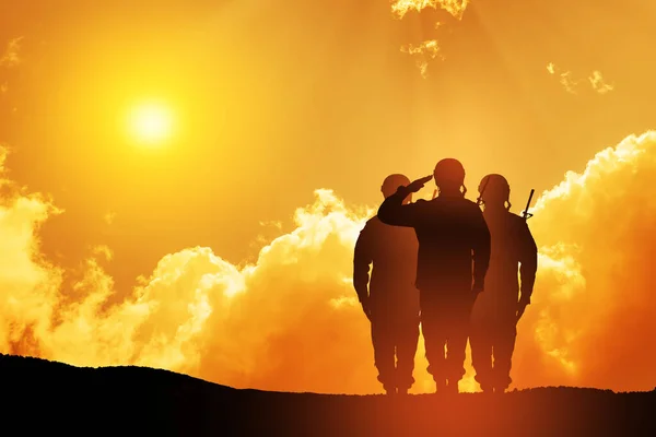 Silhouettes Soldiers Saluting Backdrop Sunset Greeting Card Veterans Day Memorial — Stock Photo, Image