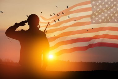 Amerikan askeri, günbatımı, gündoğumu ve Amerikan bayrağını selamlıyor. Gaziler Günü için tebrik kartı, Anma Günü, Bağımsızlık Günü. Amerika kutlaması. 3 Boyutlu Hazırlama.