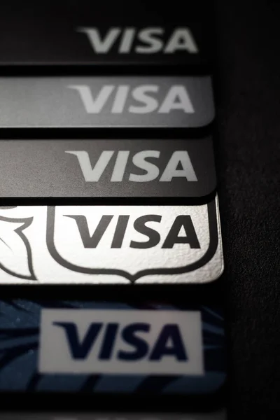 Close Visa Credit Cards Placed Dark Background Macro Photo Moscow — Foto Stock