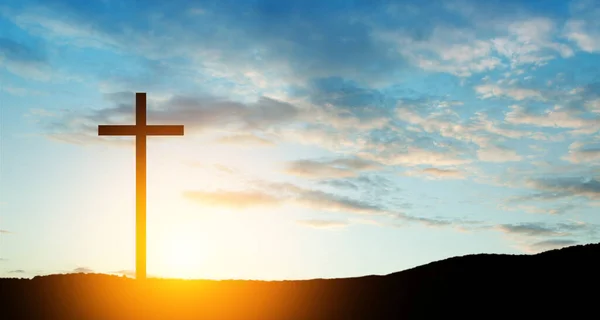 Kristna Kors Kullen Utomhus Vid Soluppgången Jesu Uppståndelse Begreppsbild — Stockfoto