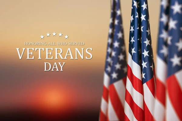 American Flags Text Veterans Day Honoring All Who Served Sunset — Stock Photo, Image