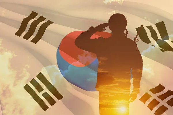 Silhouette Soldier Print Sunset Saluting Background South Korea Flag Concept — Stock Photo, Image