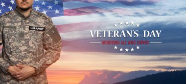 Günbatımı arka planında ABD bayrağı ve metni olan üniformalı bir Amerikan askeri. Anma Günü ya da Gaziler Günü konsepti.