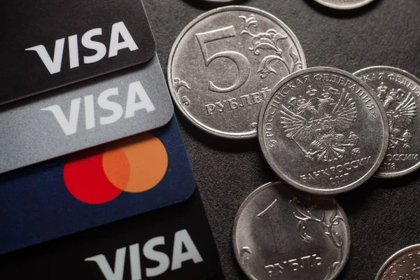 Rublos Rusos Tarjetas Electrónicas Plástico Mastercard Visa Sanciones Financieras Contra — Foto de Stock