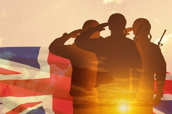 Silhouettes Soldiers Print Sunset Saluting Background United Kingdom Flag Greeting — Photo