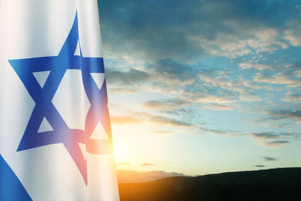 Flaga Izraela Gwiazdą Dawida Nad Zachmurzonym Tle Nieba Zachodzie Słońca — Zdjęcie stockowe