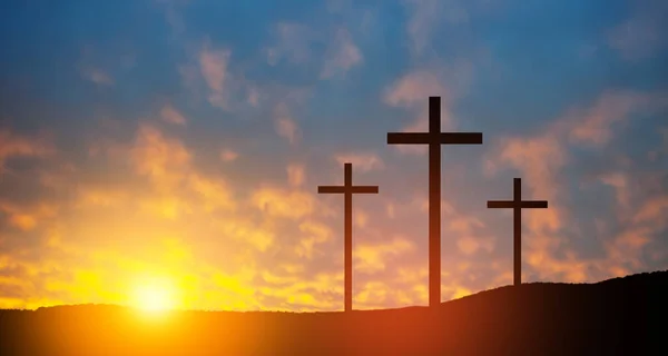 Kristna Korsar Kullen Utomhus Vid Soluppgången Jesu Uppståndelse Begreppsbild — Stockfoto