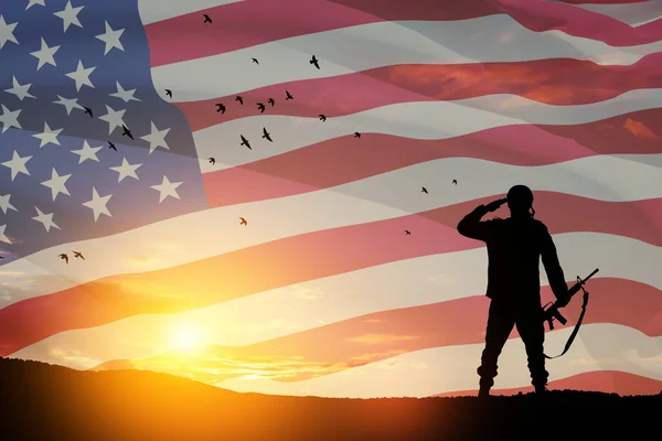 日没や日の出 アメリカ国旗を背景にアメリカ軍兵士が敬礼 退役軍人の日 記念の日 独立記念日の挨拶カード アメリカのお祝い 3Dレンダリング — ストック写真