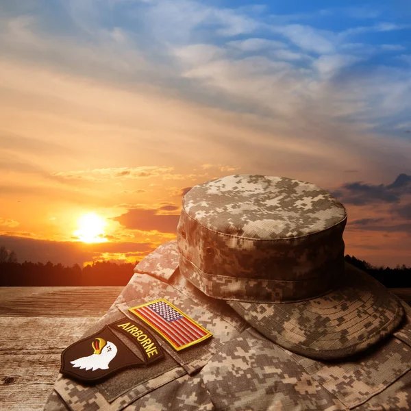 Usa Military Uniform Insignias Old Wooden Table Sunset Sky Background — Stock Photo, Image