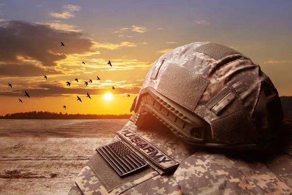 Usa Military Uniform Insignias Old Wooden Table Sunset Sky Background — Fotografie, imagine de stoc