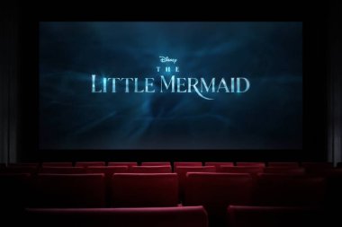 Sinemadaki Küçük Denizkızı filmi. Sinemada film izliyordum. Astana, Kazakistan - 23 Mart 2023.