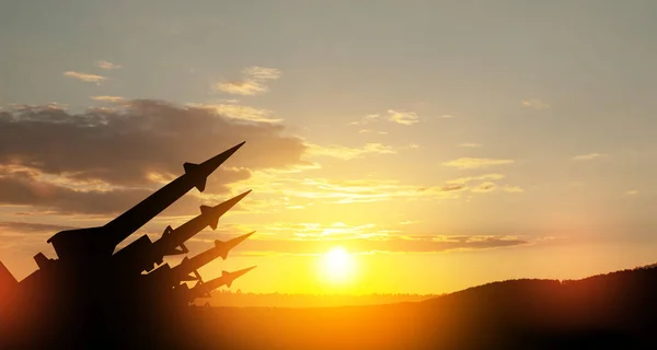 Ракети Спрямовані Небо Під Час Заходу Сонця Ядерна Бомба Хімічна — стокове фото