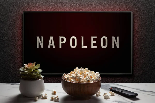 Tráiler Napoleón Película Pantalla Con Control Remoto Tazón Palomitas Maíz — Foto de Stock