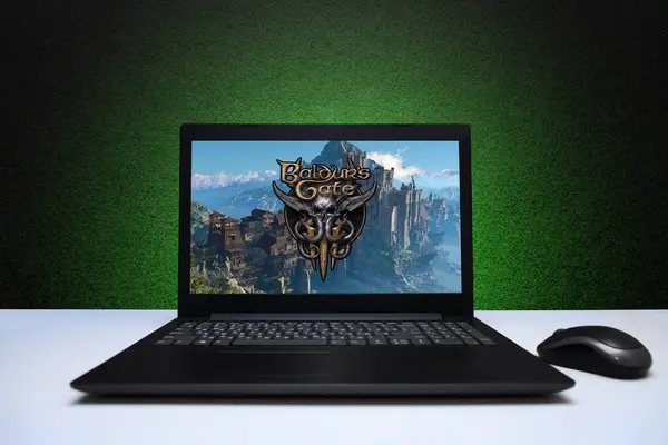 Baldurs Gate Spiel Auf Dem Bildschirm Laptop Computer Mit Maus — Stockfoto