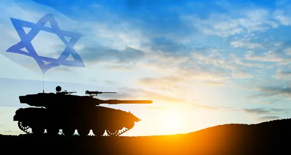 Silhuett Armé Tank Vid Solnedgången Sky Bakgrund Med Israel Flagga — Stockfoto