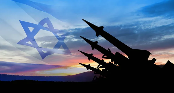 Missilerna Riktade Mot Himlen Vid Solnedgången Med Israels Flagga Kärnvapen — Stockfoto