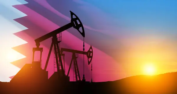 Olie Boren Boortorens Woestijn Olieveld Met Qatar Vlag Verandering Olieprijzen — Stockfoto