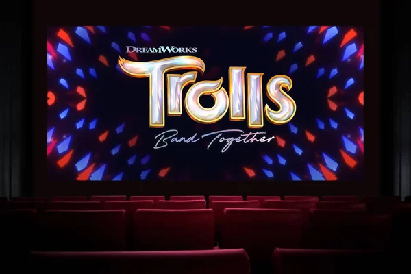 Фильм Группы Trolls Band Together Кино Смотрел Фильм Кино Астана Стоковая Картинка