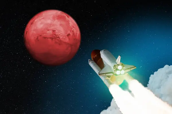 Космический Корабль Взлетает Космический Шаттл Взрывом Дымом Взлетает Красную Планету Лицензионные Стоковые Изображения