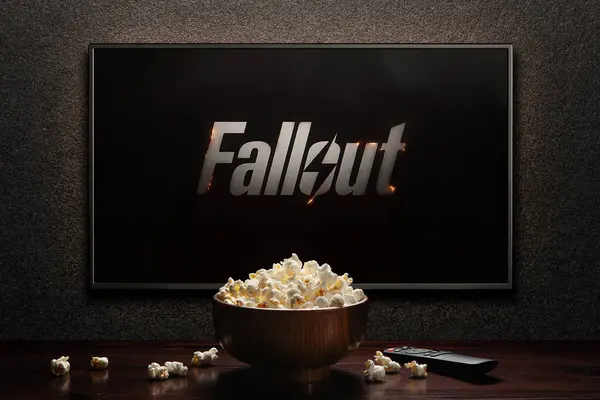Serie Televisión Estadounidense Fallout Trailer Película Pantalla Televisión Con Control Imágenes De Stock Sin Royalties Gratis